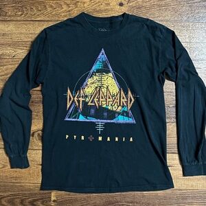 Def Leppard • Concert T-Shirt • World Tour 1983-84 • Medium • Long Sleeve
